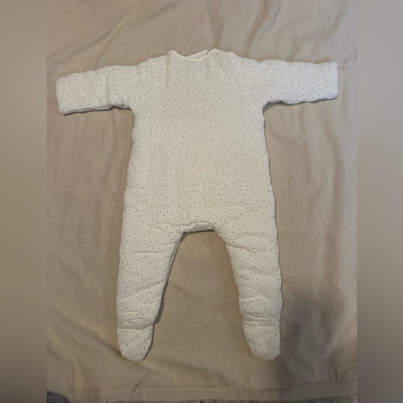 Zara Cream Footed Baby One Piece - Picture 5 of 5